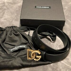 dolce & gabbana rhinestone pearl dg belt Size 85 with duster & box
